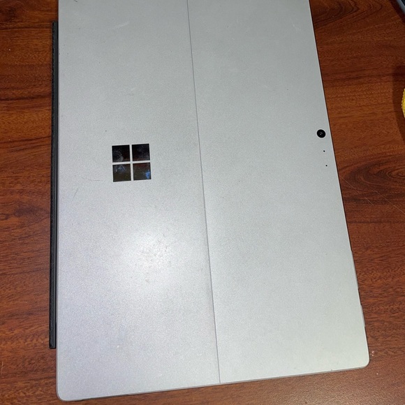 Microsoft Surface Pro 6 - Picture 2 of 3